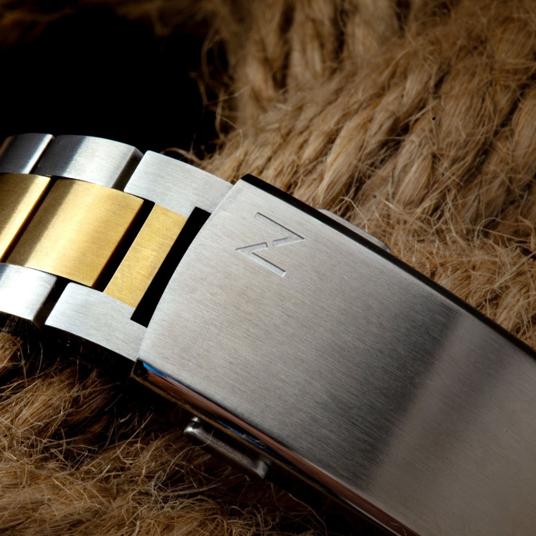 White & Gold - Maraí 401 Prestige Compact - 36mm 18K Gold Dive Watch (2026 Edition)