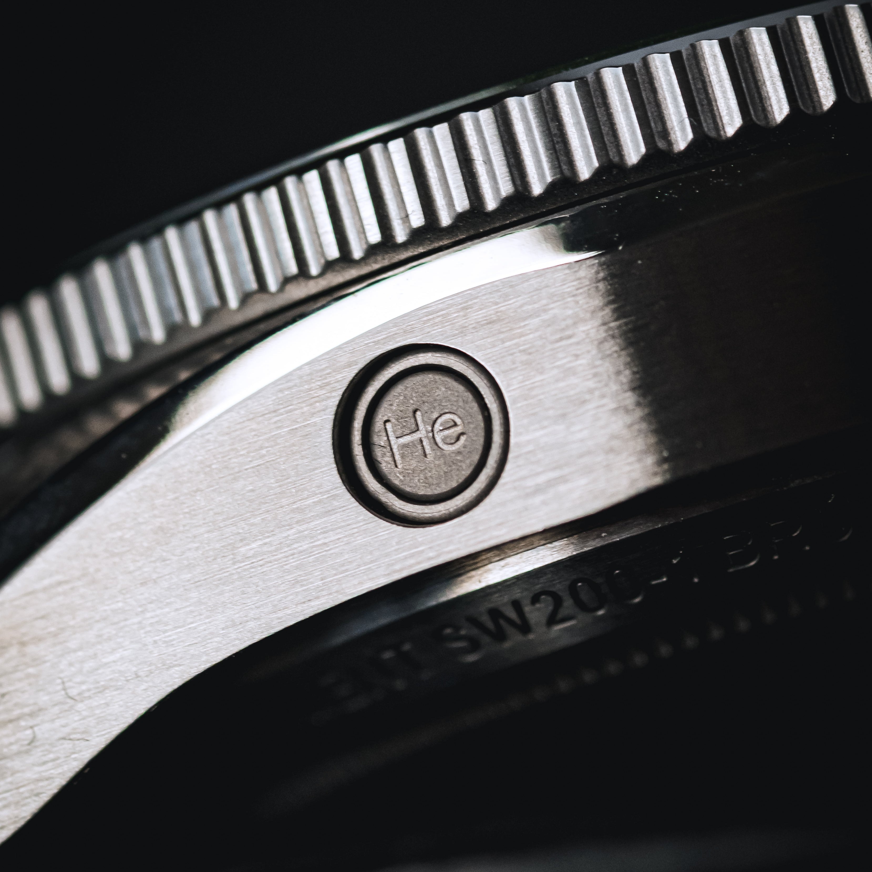 Brú 750 - 42mm Ti5 Deep Dive - Pitch Black