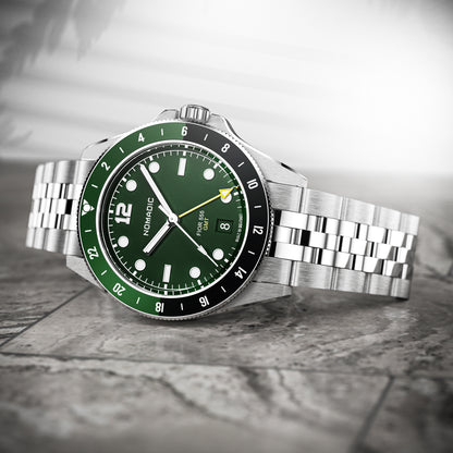 Fíor 555 - GMT Watch (41mm) - Emerald Abyss