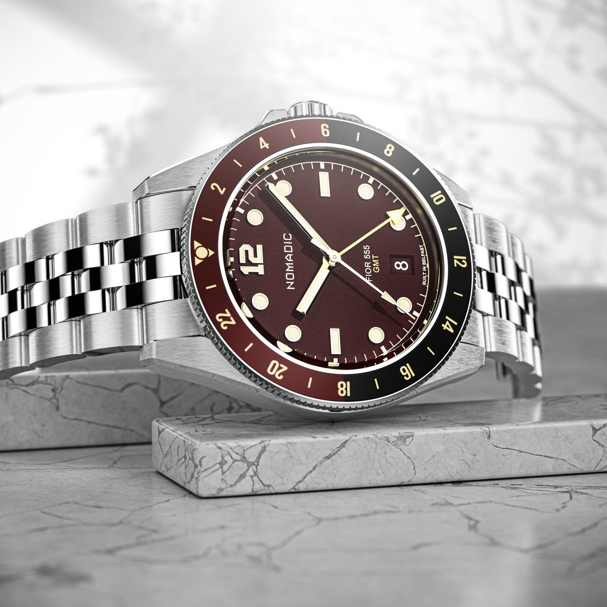 Fíor 555 - GMT Watch (41mm) - Crimson Dawn