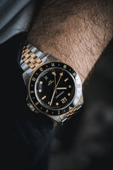 Fíor 555 Prestige - 18k Gold (PVD) GMT Watch (41mm) - Classic Black and Gold