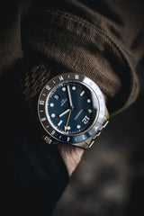 Fíor 555 - GMT Watch (41mm) - Deep Ocean Blue