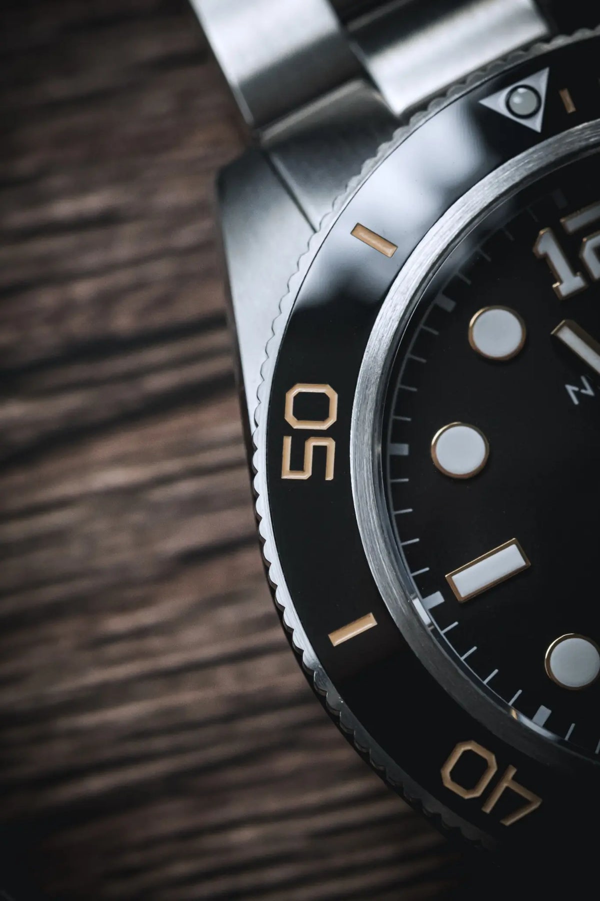 Maraí 401 Compact - Classic Black and Gold - 36mm Dive Watch (2026 Edition)